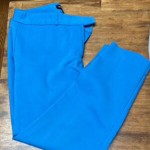 Woman’s Liz Claiborne Blue crop Pants